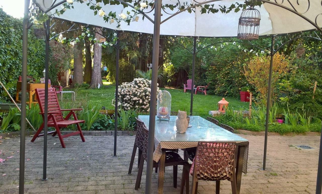 Le Clos Manceau Panzió Le Mans Kültér fotó
